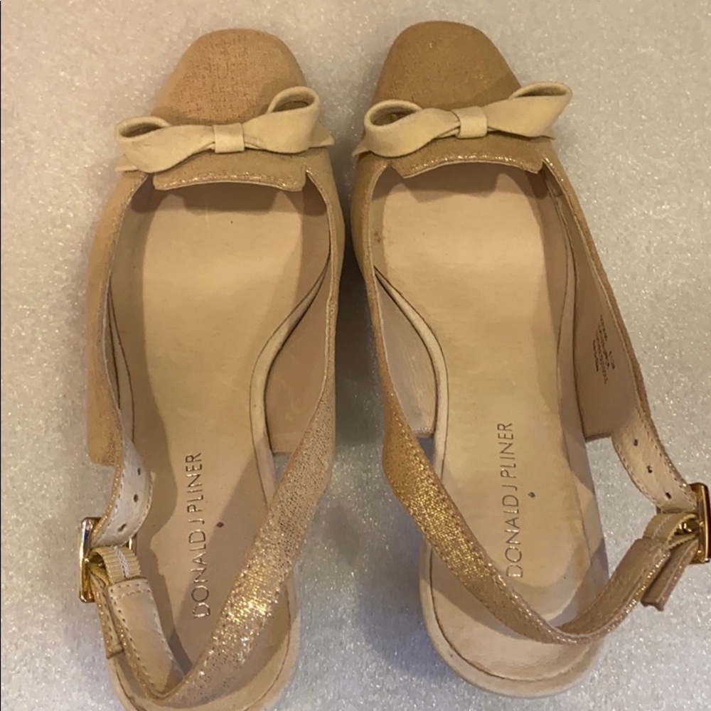 Donald J Pliner Sofia Bow Kitten Women’s Heels